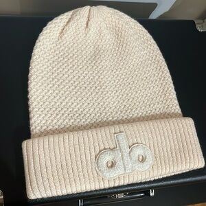 Alo Yoga Beanie (Ivory)